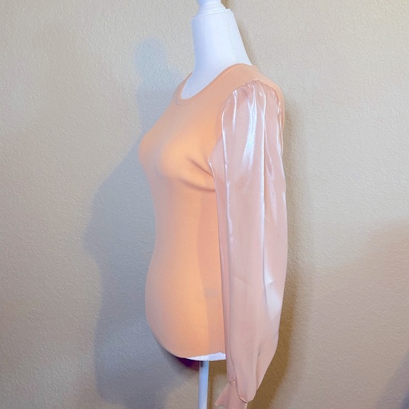 Entro Sweater w/ sheer sleeves - Picture 5 of 10